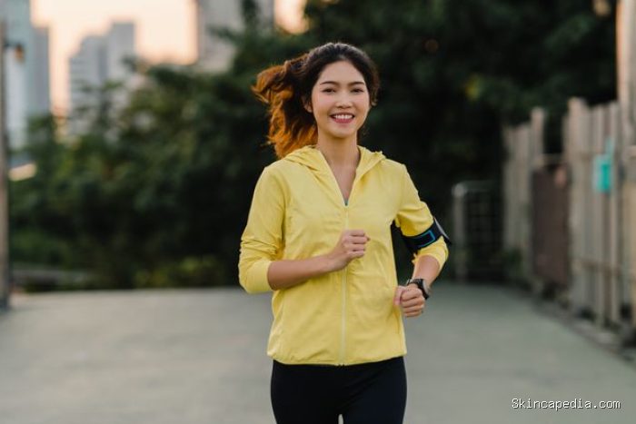 Tips menjaga kesehatan dimulai dari rutin olahraga meski sibuk. Kamu bisa memilih latihan singkat yang tetap efektif.