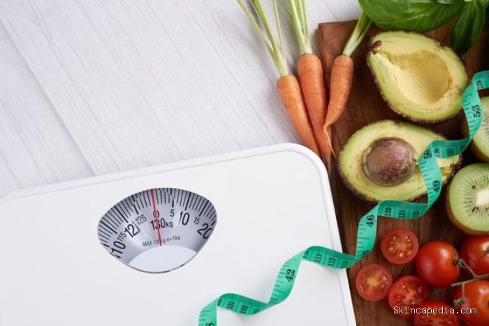 Ilustrasi Timbangan berat badan/Foto: freepik.com/jcomp