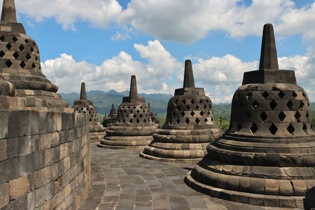 Candi Borobudur, destinasi terbaik di Indonesia versi Travel + Leisure/Foto: Unsplash.com/Hongbin Yogyakarta dan Borobudur adalah destinasi terbaik di Indonesia versi Travel + Leisure yang memadukan budaya, sejarah, dan pengalaman lokal yang hangat dalam satu kawasan.