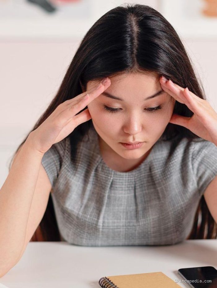Stres bukan hanya memengaruhi kesehatan mental, tapi juga bisa menjadi pemicu asma. Emosi yang tidak stabil dapat membuat tubuh bereaksi dan memperburuk kondisi saluran napas.