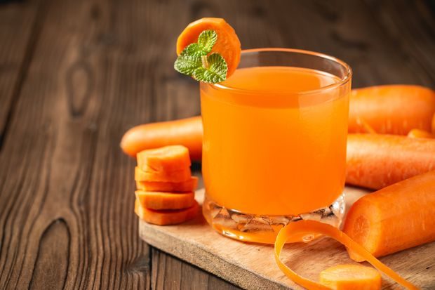 Manfaat konsumsi jus wortel untuk mencegah kanker/Foto: Magnific.com/jcomp Manfaat konsumsi jus wortel juga dikaitkan dengan kemampuannya membantu melindungi tubuh dari risiko kanker berkat kandungan antioksidan alami.