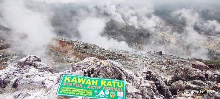 Suasana objek wisata Kawah Ratu yang terletak di kawasan Taman Nasional Halimun Salak, Bogor, beberapa waktu lalu. Hingga hari ini berbagai tempat wisata yang terletak di Taman Nasional Halimun Salak masih belum dibuka untuk umum. Suasana objek wisata Kawah Ratu yang terletak di kawasan Taman Nasional Halimun Salak, Bogor, beberapa waktu lalu. Hingga hari ini berbagai tempat wisata yang terletak di Taman Nasional Halimun Salak masih belum dibuka untuk umum.