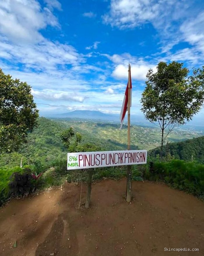 Bukit Paniisan yang terletak di Sentul, Bogor, merupakan destinasi favorit untuk trekking dekat Jakarta. Tempat ini menawarkan keindahan alam yang masih asri dan air terjun yang jernih. Bukit Paniisan yang terletak di Sentul, Bogor, merupakan destinasi favorit untuk trekking dekat Jakarta. Tempat ini menawarkan keindahan alam yang masih asri dan air terjun yang jernih.