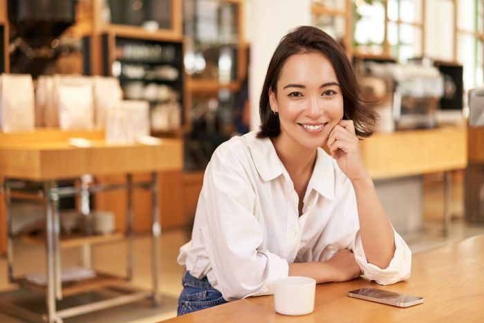 Mereka bersikap percaya diri karena mereka menghormati diri sendiri dan merasa nyaman dan aman dengan dirinya. Sikap percaya diri yang mereka pancarkan terasa sangat alami tanpa harus mendominasi orang lain. Mereka bersikap percaya diri karena mereka menghormati diri sendiri dan merasa nyaman dan aman dengan dirinya. Sikap percaya diri yang mereka pancarkan terasa sangat alami tanpa harus mendominasi orang lain.
