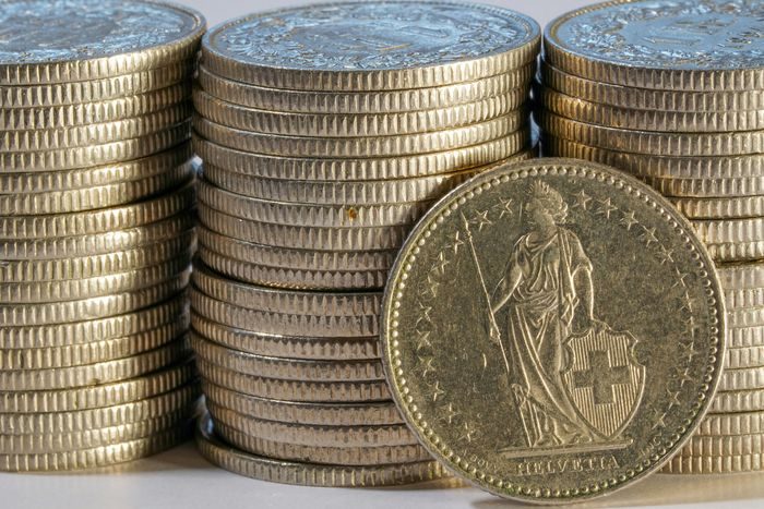 Swiss Franc termasuk mata uang untuk investasi. Swiss Franc termasuk mata uang untuk investasi.