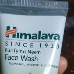 Himalaya Purifying Neem Face Wash: Review Bahan & Manfaat