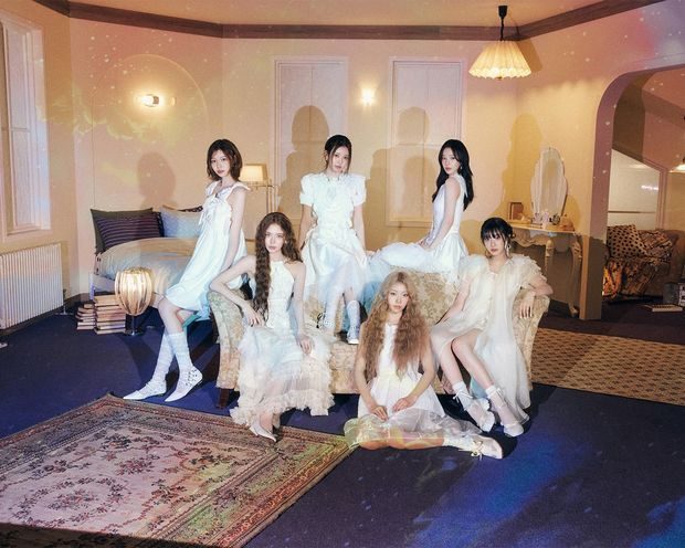 Potret izna dalam foto konsep mini album 'Set The Tempo'/ Foto: instagram.com/izna_offcl izna membagikan perasaan mendalami musik yang sesuai dengan pertumbuhan grup dalam lagu METRONOME.