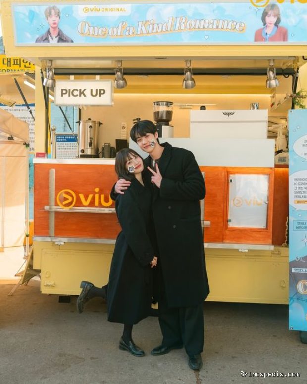 Joy dan Kim Hyun Jin menjanjikan chemistry terbaik untuk drama 'One of A Kind Romance' melalui kedekatan mereka sebagai teman seumuran di balik layar.