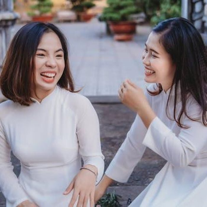 Banyak orang mengira seseorang dengan IQ tinggi selalu suka berbicara panjang lebar atau mendominasi diskusi. Padahal kenyataannya, banyak orang yang cerdas justru cukup selektif dalam memilih percakapan. Banyak orang mengira seseorang dengan IQ tinggi selalu suka berbicara panjang lebar atau mendominasi diskusi. Padahal kenyataannya, banyak orang yang cerdas justru cukup selektif dalam memilih percakapan.
