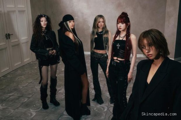 Potret i-dle dalam foto konsep single pra-rilis 'Crow'/ Foto: instagram.com/i_dle Komposisi lagu Crow dari i-dle menggabungkan dentuman kuat musik band elektrik dan lirik percaya diri menjadi yang terbaik.