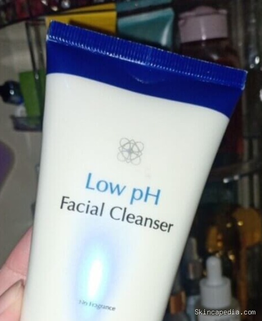 Trueve Low pH Cleanser: Cek Ingredients & Manfaatnya!