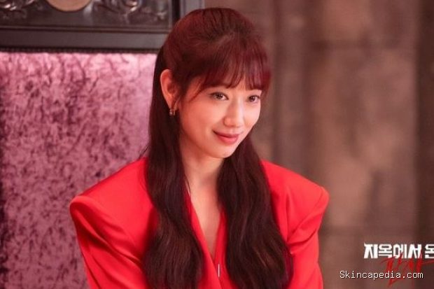 Potret Park Shin Hye dalam drama 'The Judge From Hell'/ Foto: instagram.com/sbsdrama.official Park Shin Hye akan melanjutkan perannya sebagai Kang Bit Na di musim kedua drama The Judge From Hell pada tahun 2027 mendatang.