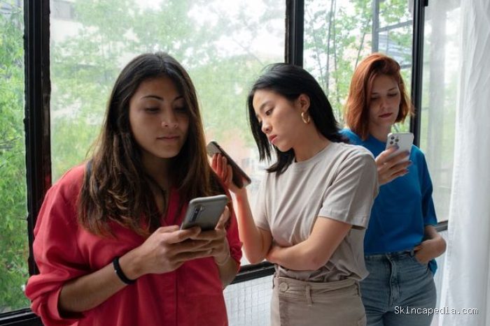 Cara mengenali orang tidak bermoral dari unggahan media sosialnya selanjutnya adalah kebiasaan membuka aib orang lain. Cara mengenali orang tidak bermoral dari unggahan media sosialnya selanjutnya adalah kebiasaan membuka aib orang lain.