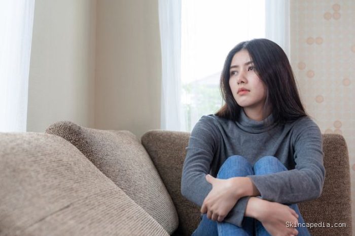 Pasangan akan terus mengekang kehidupanmu sehingga kamu akan lebih menutup diri dengan orang-orang di sekitarmu. Pasangan akan terus mengekang kehidupanmu sehingga kamu akan lebih menutup diri dengan orang-orang di sekitarmu.