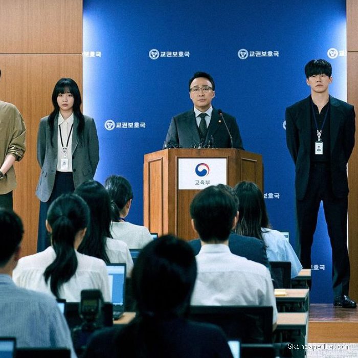 Setelah cukup lama dinantikan, drama Korea adaptasi webtoon populer yang bertajuk Teach You a Lesson akhirnya tayang pada Jumat, (5/6) lalu, ./ Foto: instagram.com/netflixkr