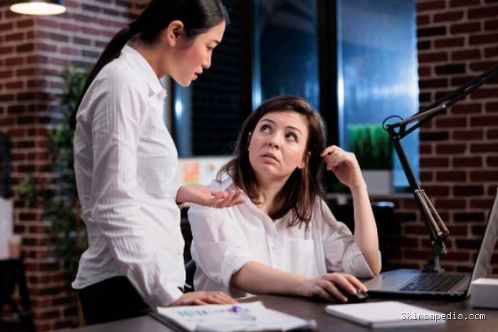 Tidak semua proses berpikir mendalam adalah bentuk overthinking yang negatif. Kadang seseorang hanya sedang menganalisis situasi secara lebih detail sebelum mengambil keputusan./ Foto: magnific.com/DC Studio