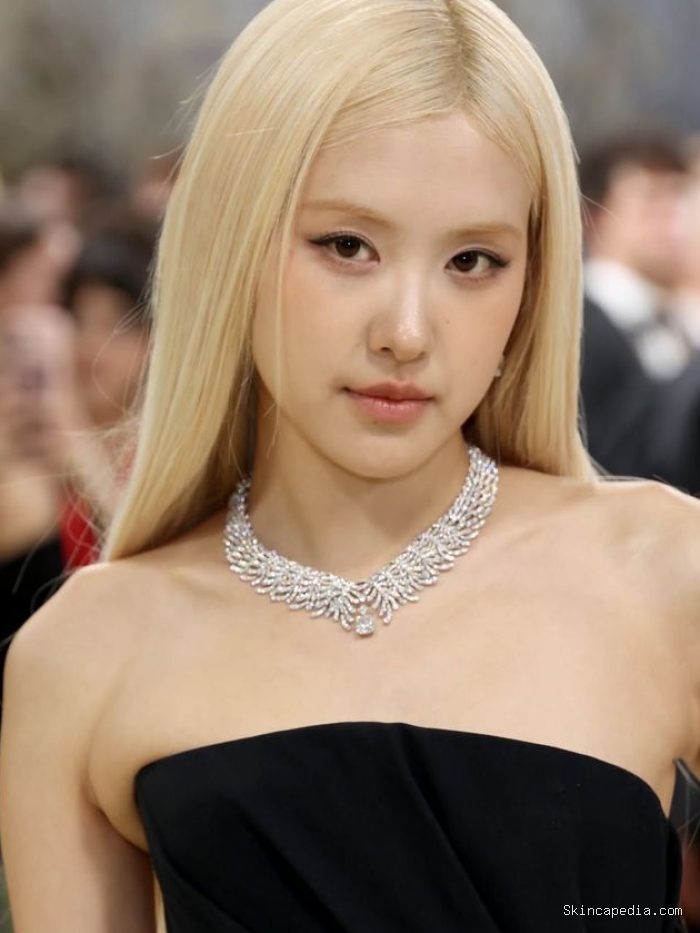 Buttercream blonde menjadi alternatif yang lebih hangat dibandingkan platinum blonde. Warna ini memberikan tampilan lembut, elegan, dan mudah menyatu dengan warna rambut alami./ Foto: instagram.com/elletaiwan Buttercream blonde menjadi alternatif yang lebih hangat dibandingkan platinum blonde. Warna ini memberikan tampilan lembut, elegan, dan mudah menyatu dengan warna rambut alami./ Foto: instagram.com/elletaiwan