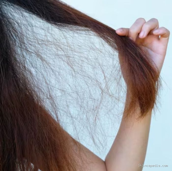 5 Kebiasaan Sehari-hari yang Tanpa Sadar Buat Rambut Semakin Frizzy dan Susah Diaturr/Foto: freepik.com/EyeEm 5 Kebiasaan Sehari-hari yang Tanpa Sadar Buat Rambut Semakin Frizzy dan Susah Diaturr/Foto: freepik.com/EyeEm