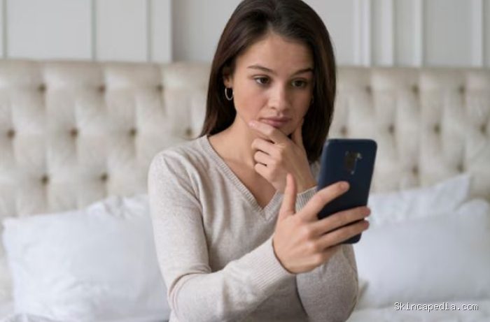 Kebutuhan akan validasi eksternal yang berlebihan dapat menjadi tanda self-esteem rendah. Menurut ahli, kebiasaan ini dapat berdampak pada kesehatan mental dalam jangka panjang./ Foto: magnific.com Kebutuhan akan validasi eksternal yang berlebihan dapat menjadi tanda self-esteem rendah. Menurut ahli, kebiasaan ini dapat berdampak pada kesehatan mental dalam jangka panjang./ Foto: magnific.com