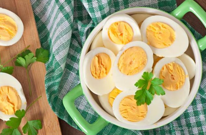 Makan malam tanpa nasi. Telur rebus + ubi kukus/Foto: freepik.com/timolina Makan malam tanpa nasi. Telur rebus + ubi kukus/Foto: freepik.com/timolina