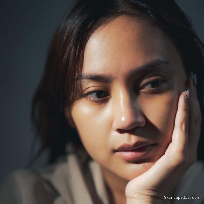 Ilustrasi perempuan berpikir