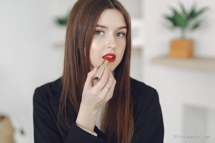 Warna lipstik untuk ungkap kepribadian. Warna merah menjadi simbol utama kepercayaan diri, kekuatan, dan pesona abadi. Warna lipstik untuk ungkap kepribadian. Warna merah menjadi simbol utama kepercayaan diri, kekuatan, dan pesona abadi.