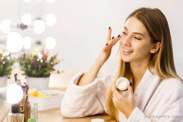 Korean skincare routine/freepik.com/ Sunscreen dapat membantu menghalangi sinar UV berbahaya mencapai kulit wajah dan mengurangi resiko kanker kulit