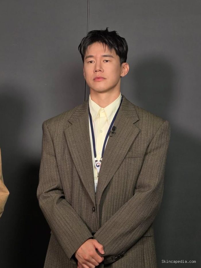 Kim Moo Yeol sendiri merupakan aktor papan atas kelahiran 22 Mei 1982, yang mengawali karier di panggung musikal. Debut layar kacanya dimulai pada 2007 silam, dalam serial Drama City ‘For The New School./ Foto: instagram.com/praintpc_official