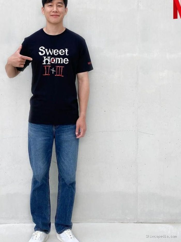 Kim Moo Yeol yang baru-baru ini membintangi drama Juvenile Justice dan Grid, juga menjadi pemain baru untuk dua season terbaru Sweet Home.