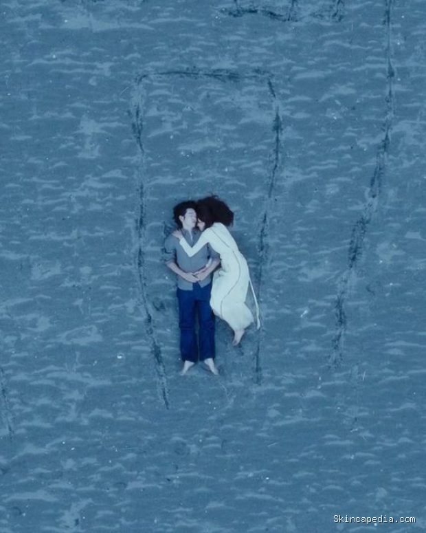 Potret Kevin Oh dan Gong Hyo Jin dalam video klip lagu 'my girl'/ Foto: instagram.com/kevinoh_ Kevin Oh mendapatkan dukungan dari Gong Hyo Jin dalam comeback terbaru. Pasangan hidupnya tersebut membintangi video klip lagu baru 'my girl'.