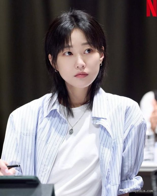 Ha Yoon Kyung saat script reading drama First Doctor/ Foto: instagram.com/netflixkr Ha Yoon Kyung saat script reading drama First Doctor/ Foto: instagram.com/netflixkr