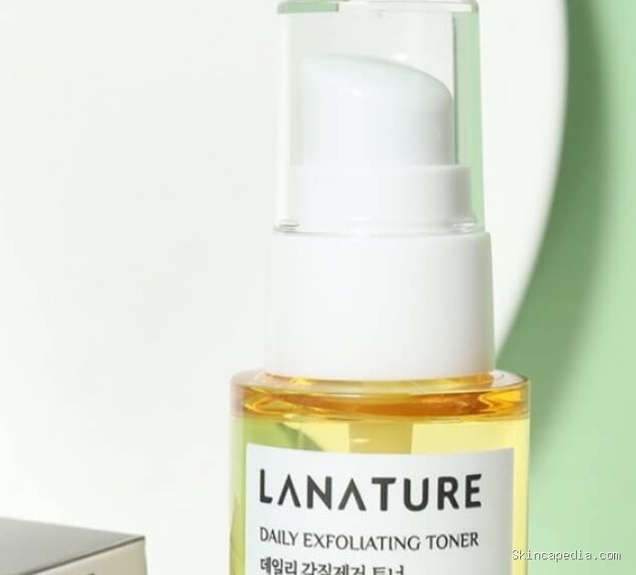 Lanature Centella AHA BHA: Cek Ingredients Toner Eksfoliasi Harian