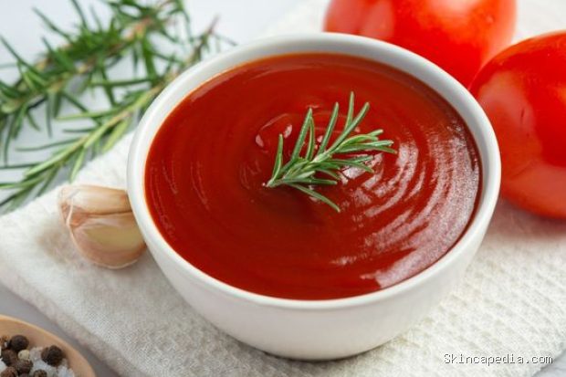 Saus tomat menjadi bumbu penyelamat yang praktis karena mampu menyeimbangkan rasa manis, asam, dan gurih dalam berbagai jenis masakan.