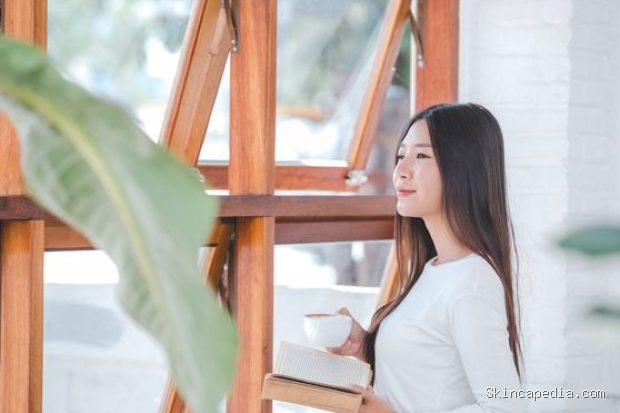 Cara menerapkan lüften di kehidupan sehari-hari/Foto: Magnific.com/jcomp Lüften dapat diterapkan dengan mudah melalui rutinitas harian, mulai dari membuka jendela saat bangun tidur hingga mengombinasikannya dengan kebiasaan pagi.