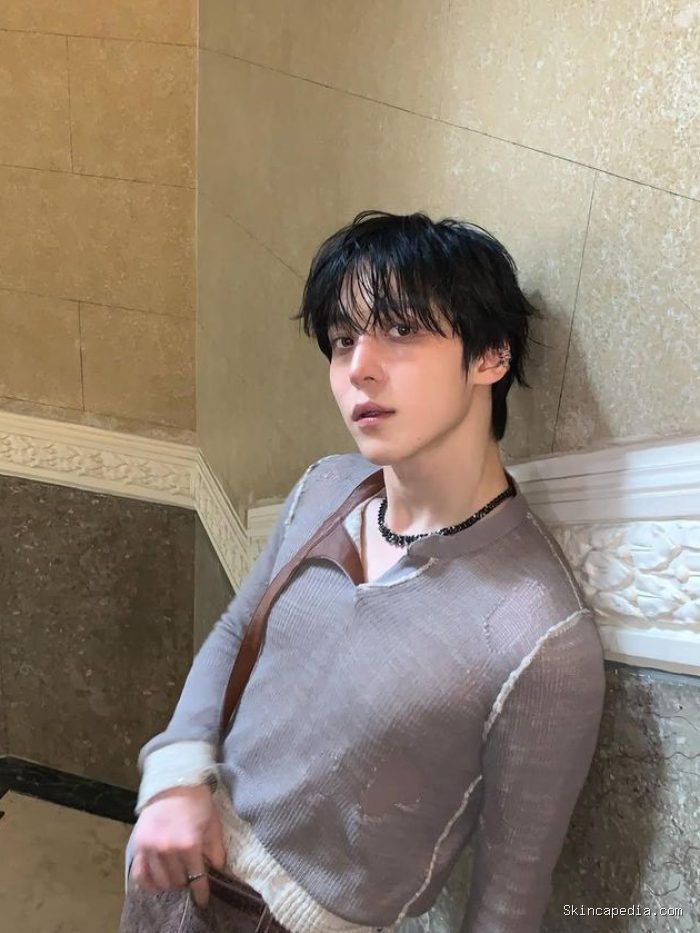 Yunho ATEEZ saat menghadiri Diesel Fashion Show di Milan Fashion Week Yunho ATEEZ saat menghadiri Diesel Fashion Show di Milan Fashion Week