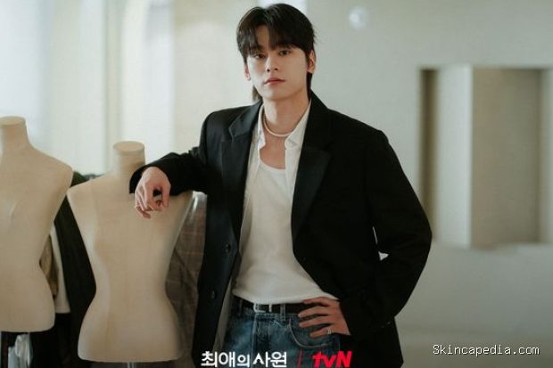 Cha Woo Min di drama My Bias, My Boss/ Foto: instagram.com/tvn_drama Cha Woo Min di drama My Bias, My Boss/ Foto: instagram.com/tvn_drama