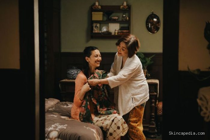 Film Pendek Jalan Pulang: Perjalanan Menemukan Kembali Makna Kebaya sebagai Warisan Lintas Generasi Film Pendek Jalan Pulang: Perjalanan Menemukan Kembali Makna Kebaya sebagai Warisan Lintas Generasi