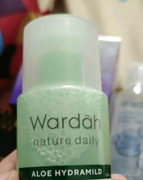 Wardah Nature Daily Aloe Hydramild Toner Essence: Rahasia Kulit Segar