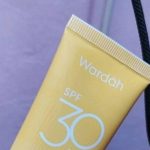 Wardah UV Shield Essential Sunscreen Gel: Cek Ingredients SPF 30 PA+++