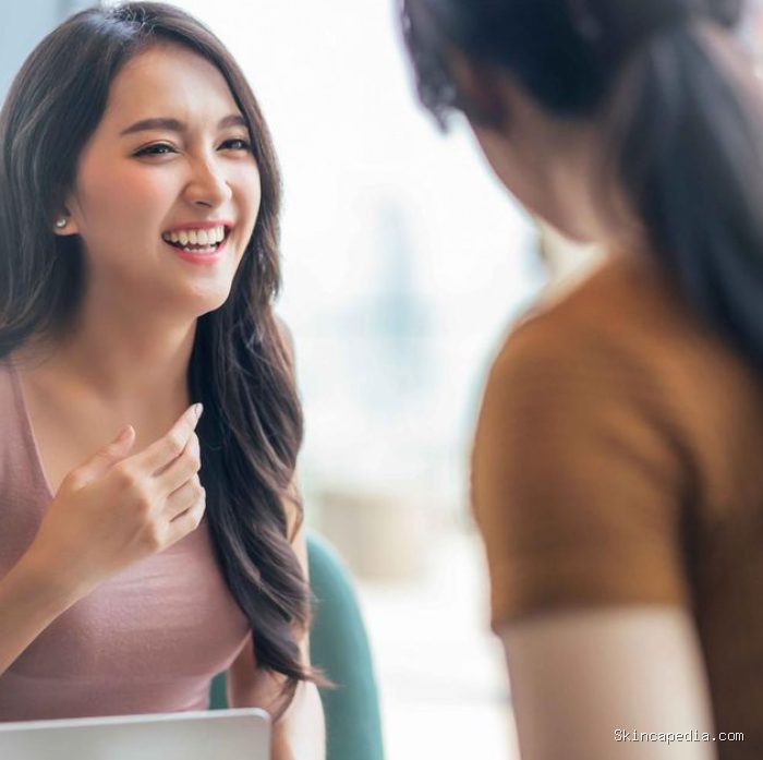 Orang yang berhati lapang memiliki empati yang tinggi. Orang yang berhati lapang mampu melihat situasi dari sudut pandang orang lain dan memahami mengapa mereka melakukan apa yang mereka lakukan.
