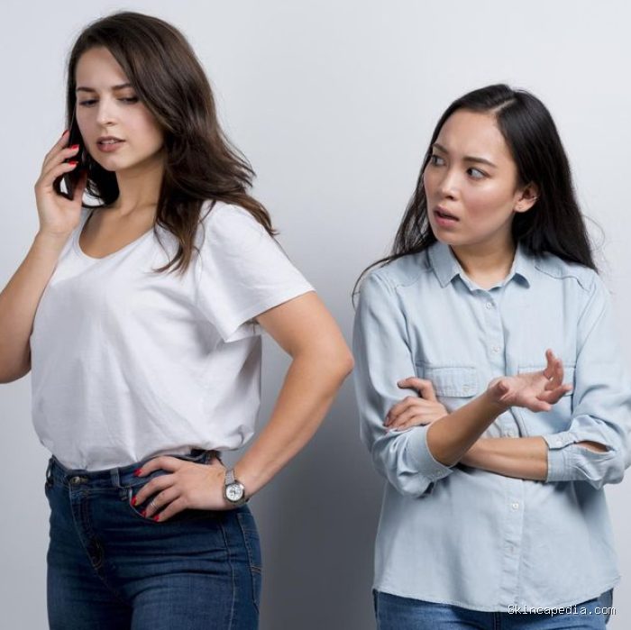 Merasa diabaikan seseorang padahal tidak pernah bertengkar? Kenali tanda-tanda halus yang sering muncul ketika seseorang mulai menjaga jarak tanpa mengatakannya secara langsung. Merasa diabaikan seseorang padahal tidak pernah bertengkar? Kenali tanda-tanda halus yang sering muncul ketika seseorang mulai menjaga jarak tanpa mengatakannya secara langsung.
