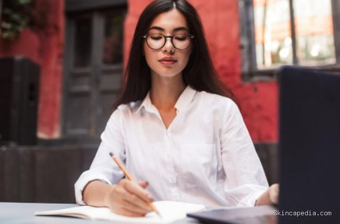 INFP dikenal memiliki keyakinan kuat terhadap nilai-nilai yang mereka pegang. Rasa percaya pada diri sendiri membantu mereka terus mengejar impian dengan penuh konsistensi./ Foto: magnific.com/garetsvisual INFP dikenal memiliki keyakinan kuat terhadap nilai-nilai yang mereka pegang. Rasa percaya pada diri sendiri membantu mereka terus mengejar impian dengan penuh konsistensi./ Foto: magnific.com/garetsvisual