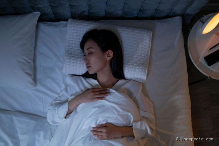 Jika seseorang tidur lebih nyenyak dengan mengenakan kaus kaki, kemungkinan besar mereka memiliki tingkat kesadaran sensorik yang cukup tinggi. Ini berarti mereka adalah orang yang peka terhadap Jika seseorang tidur lebih nyenyak dengan mengenakan kaus kaki, kemungkinan besar mereka memiliki tingkat kesadaran sensorik yang cukup tinggi. Ini berarti mereka adalah orang yang peka terhadap