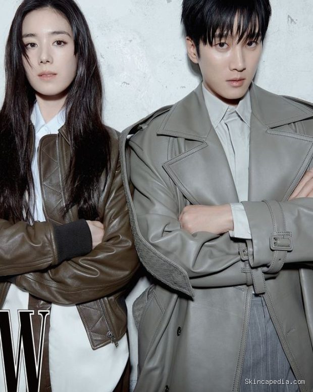 Potret Ahn Bo Hyun dan Jung Eun Chae dalam pemotretan bersama W Korea/ Foto: instagram.com/wkorea Ahn Bo Hyun dan Jung Eun Chae pancarkan pesona serasi dalam pemotretan bersama W Korea.