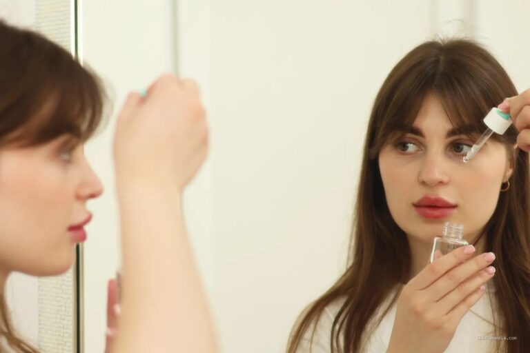 Photo by Anna Keibalo via Pexels - Panduan Menggunakan Serum Wajah agar Hasil Lebih Maksimal