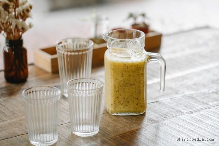 Pilihlah minuman yang dapat memenuhi kebutuhan hidrasi, memiliki kadar gula tambahan yang rendah, serta melengkapi hidangan utama tanpa menyumbang kalori tersembunyi dalam jumlah besar. Minuman ini adalah teh tawar, minuman yogurt, matcha latte, dan chia fresca. Pilihlah minuman yang dapat memenuhi kebutuhan hidrasi, memiliki kadar gula tambahan yang rendah, serta melengkapi hidangan utama tanpa menyumbang kalori tersembunyi dalam jumlah besar. Minuman ini adalah teh tawar, minuman yogurt, matcha latte, dan chia fresca.