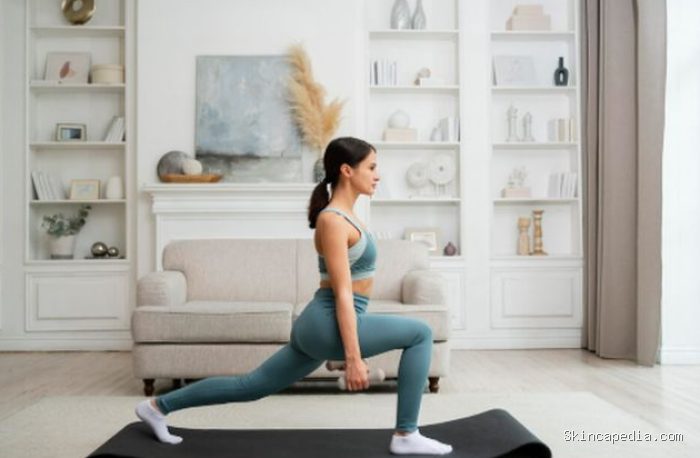 Latihan kekuatan bukan hanya bermanfaat untuk otot, tetapi juga dapat mendukung sirkulasi dan kesehatan kulit. Menurut ahli, resistance training membantu mengoptimalkan sirkulasi sehingga oksigen dan nutrisi dapat diedarkan ke seluruh tubuh./ Foto: magnific.com Latihan kekuatan bukan hanya bermanfaat untuk otot, tetapi juga dapat mendukung sirkulasi dan kesehatan kulit. Menurut ahli, resistance training membantu mengoptimalkan sirkulasi sehingga oksigen dan nutrisi dapat diedarkan ke seluruh tubuh./ Foto: magnific.com