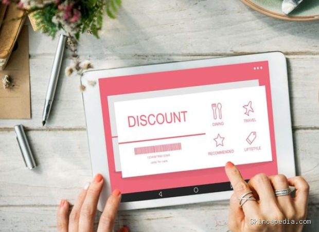 Memanfaatkan aplikasi cashback sebagai cara menghemat uang saat inflasi/Foto: Magnific.com/rawpixel.com Memanfaatkan aplikasi cashback merupakan cara menghemat uang yang dapat memberikan penghematan tanpa mengurangi kebutuhan belanja sehari-hari.
