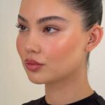 Photo by mx.pinterest.com - Panduan Langkah demi Langkah Makeup Glowy untuk Pemula